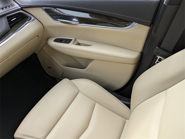 Used 2019 Cadillac XT5 FWD image 17