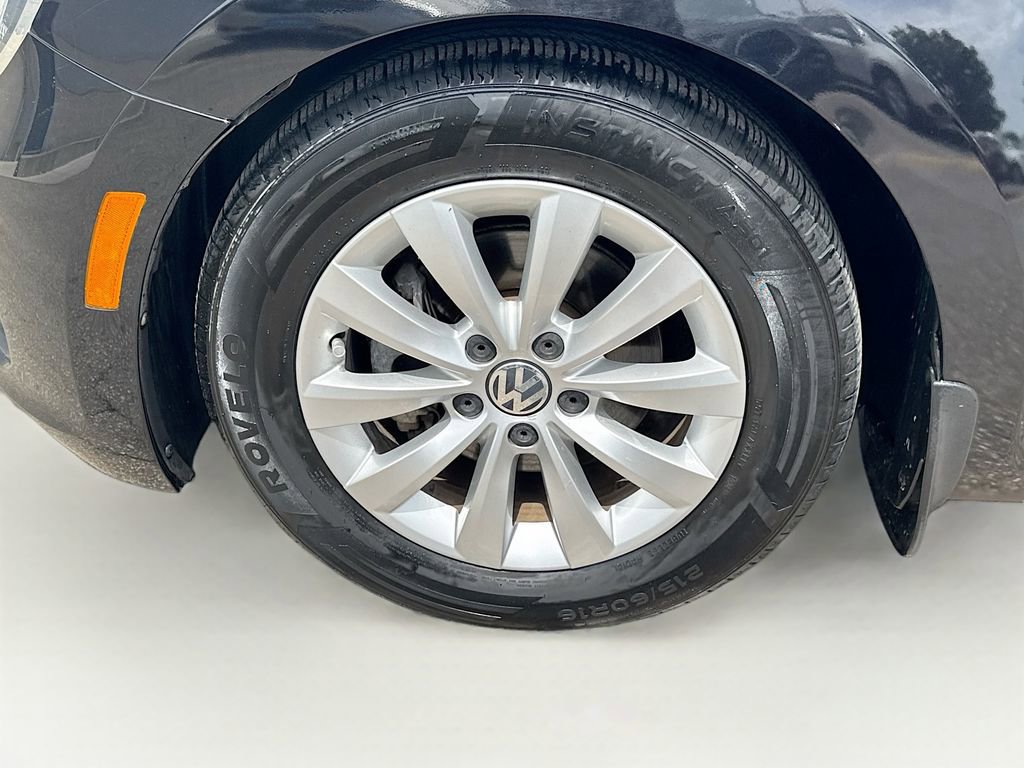 Used 2016 Volkswagen Beetle 1.8T FWD image 37