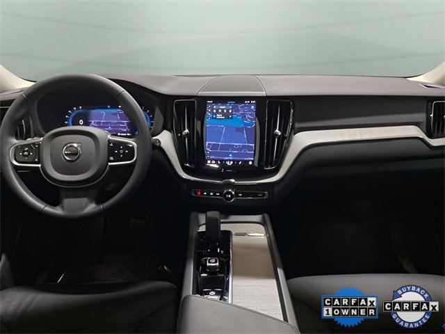 Used 2025 Volvo XC60 B5 Plus image 12
