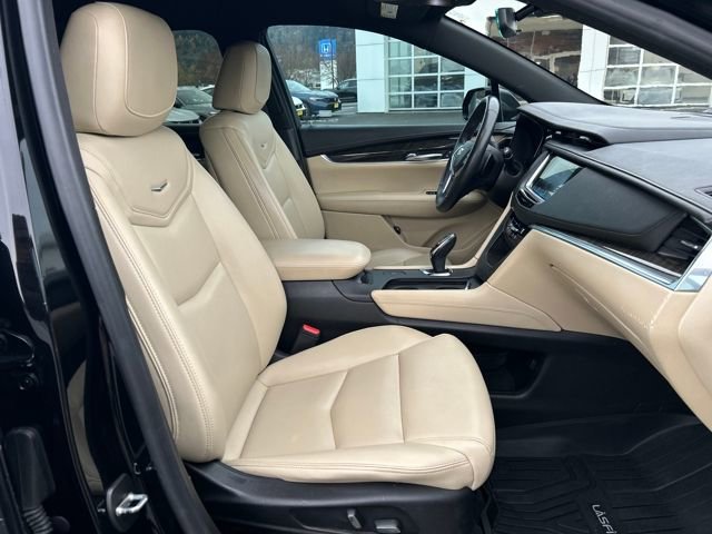 Used 2018 Cadillac XT5 FWD image 11