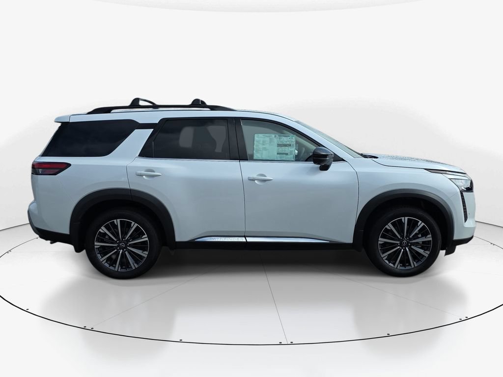 New 2026 Nissan Pathfinder Platinum FWD image 3