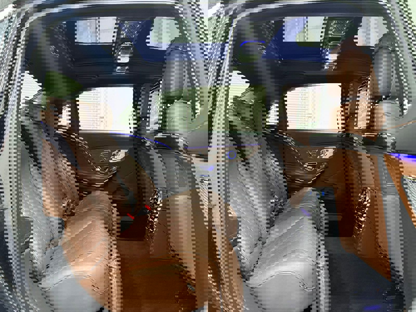 Used 2017 Mercedes-Benz Maybach S 550 4MATIC image 37