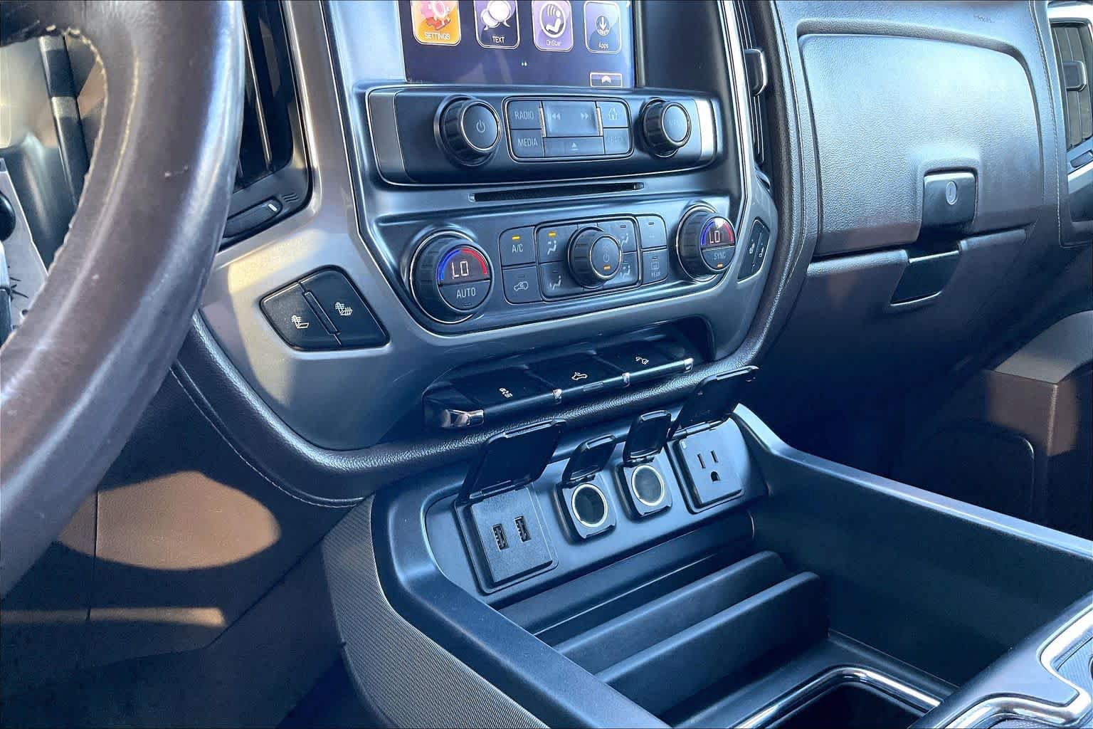 Used 2018 Chevrolet Silverado 2500 LTZ AWD/4WD image 34