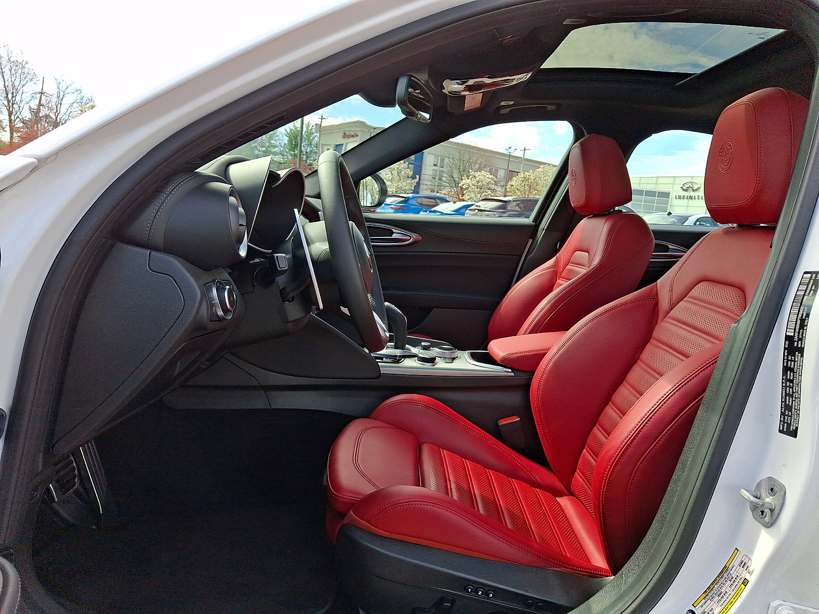 Used 2023 Alfa Romeo Giulia Veloce image 13