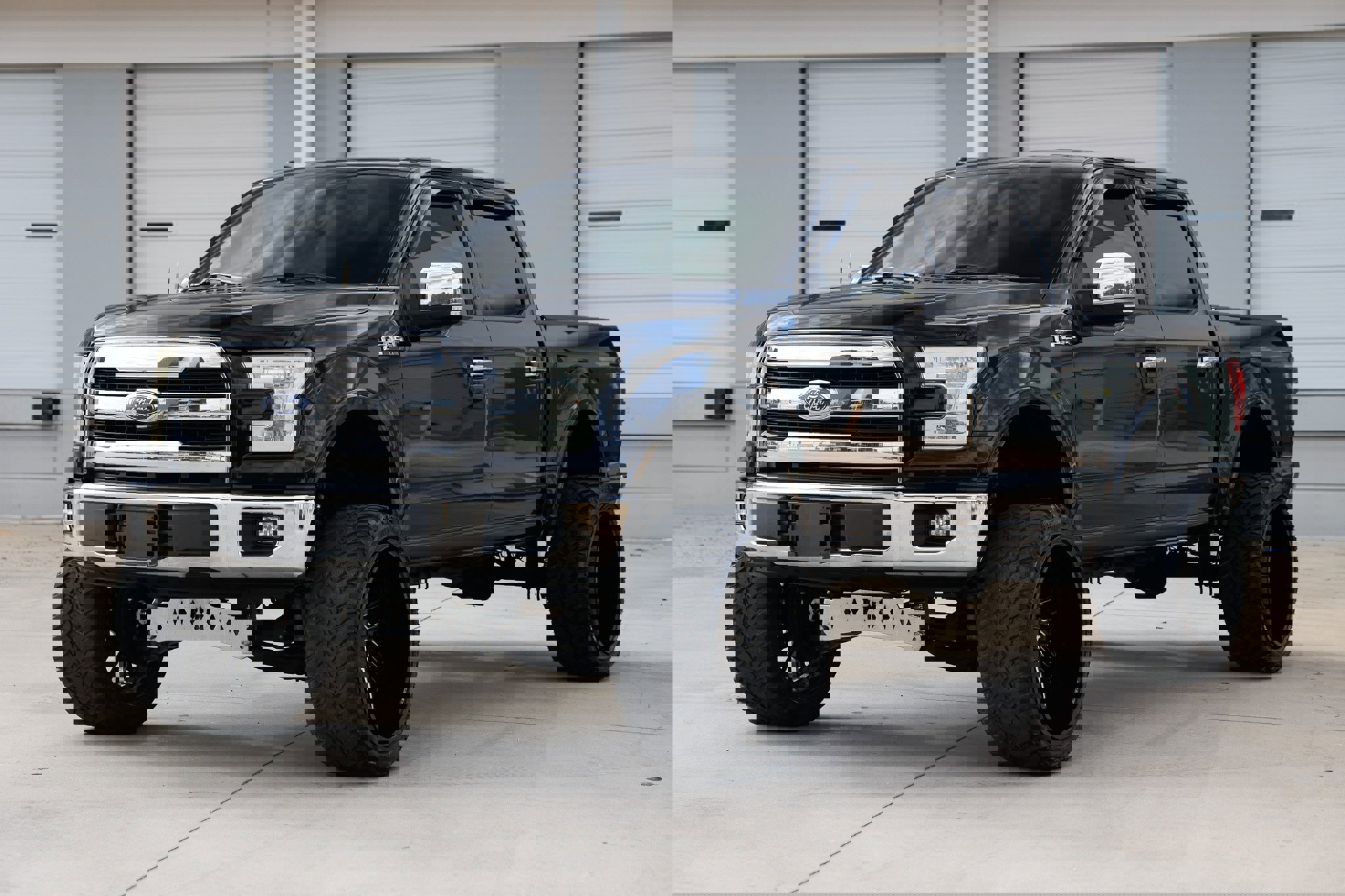 Used 2017 Ford F150 Lariat w/ Equipment Group 501A Mid image 4