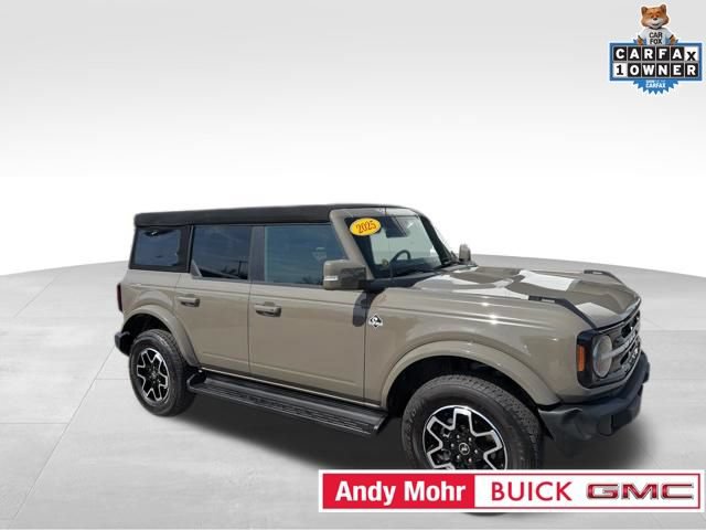 Used 2025 Ford Bronco Outer Banks AWD/4WD image 1