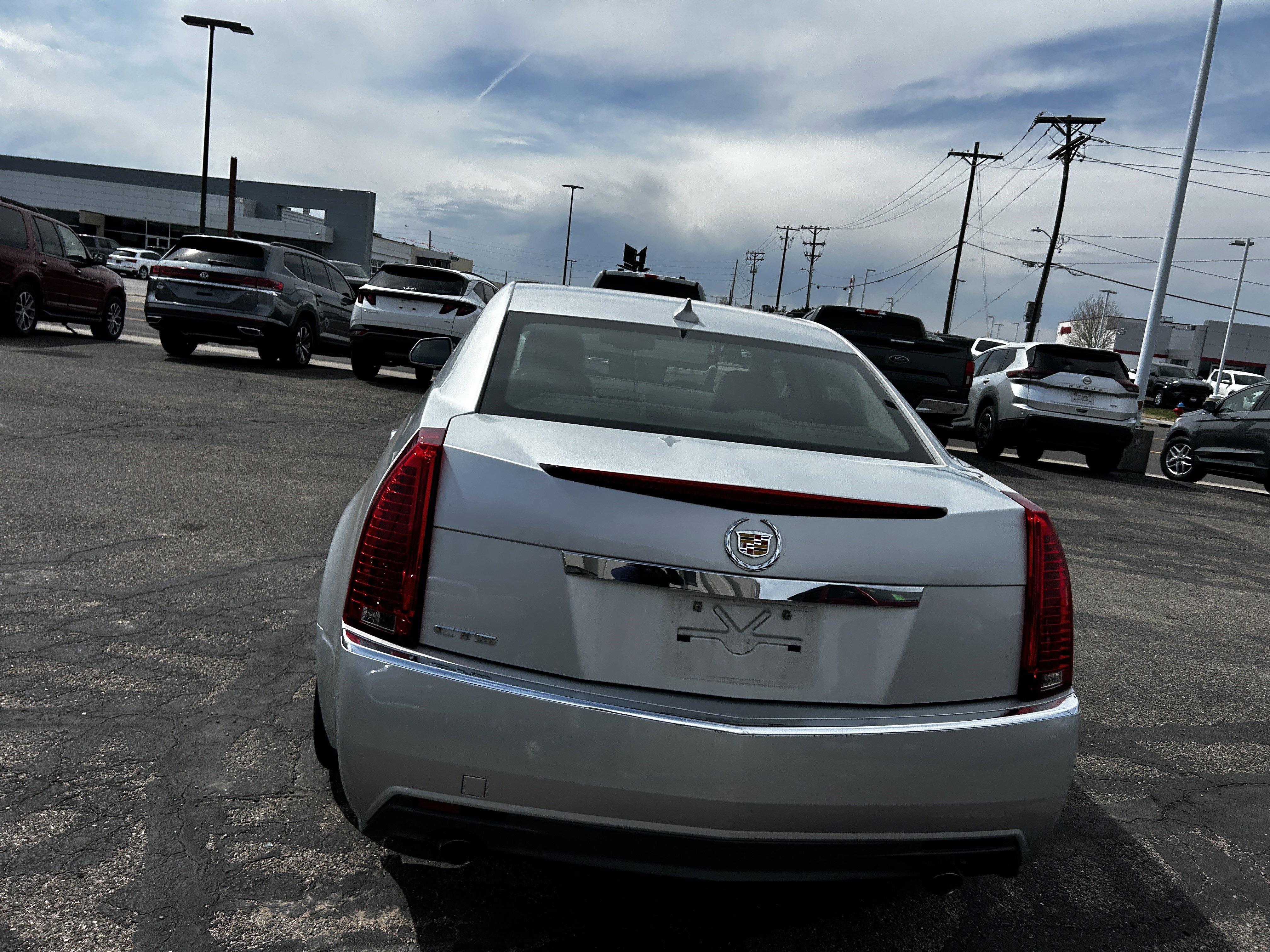 Used 2010 Cadillac CTS Luxury image 4