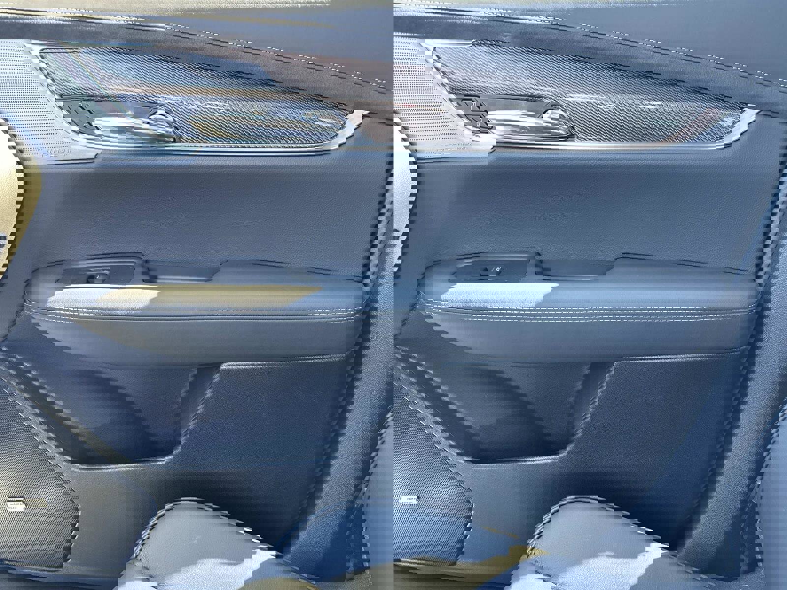 New 2025 Cadillac XT6 Premium Luxury w/ Platinum Package FWD image 27