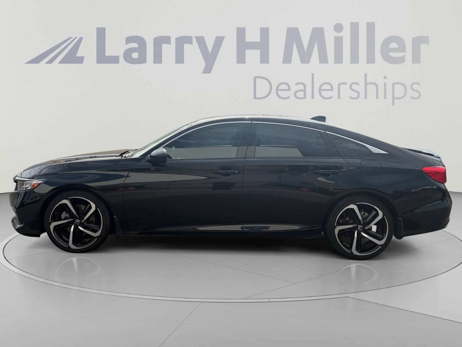 Used 2022 Honda Accord Sport image 2