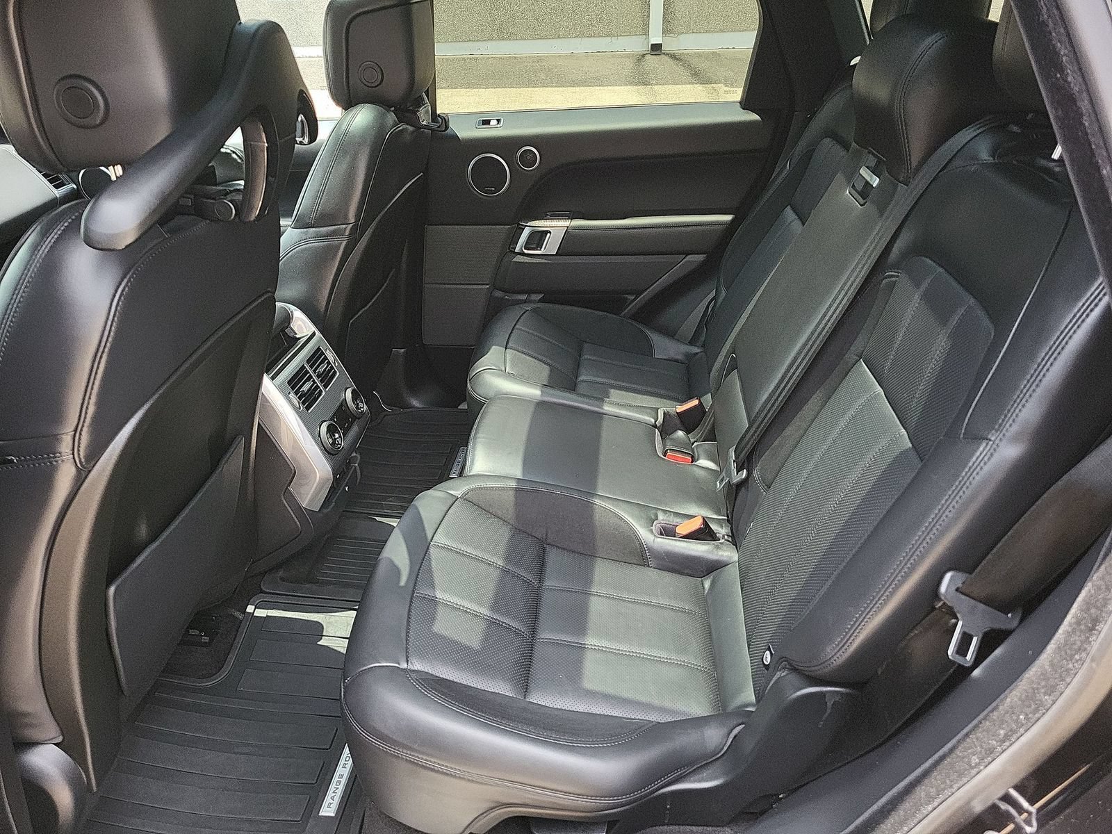 Used 2019 Land Rover Range Rover Sport HST AWD/4WD image 26
