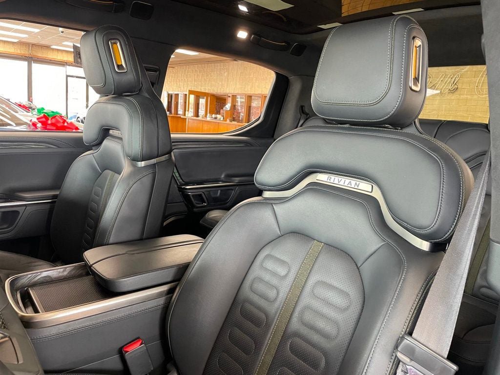 Used 2022 Rivian R1T Adventure image 22