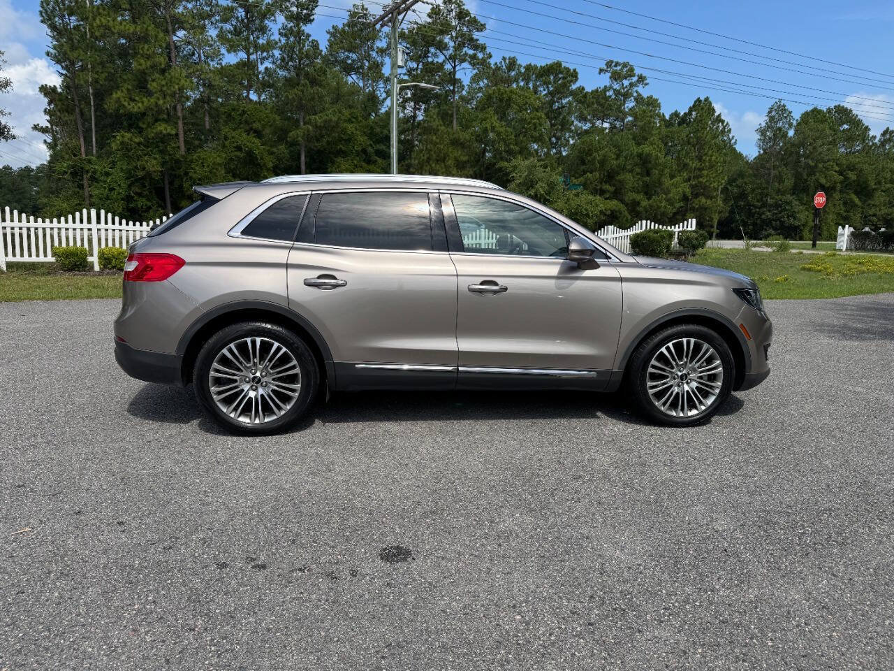 Used 2018 Lincoln MKX Reserve w/ Lincoln MKX Climate Package FWD image 7
