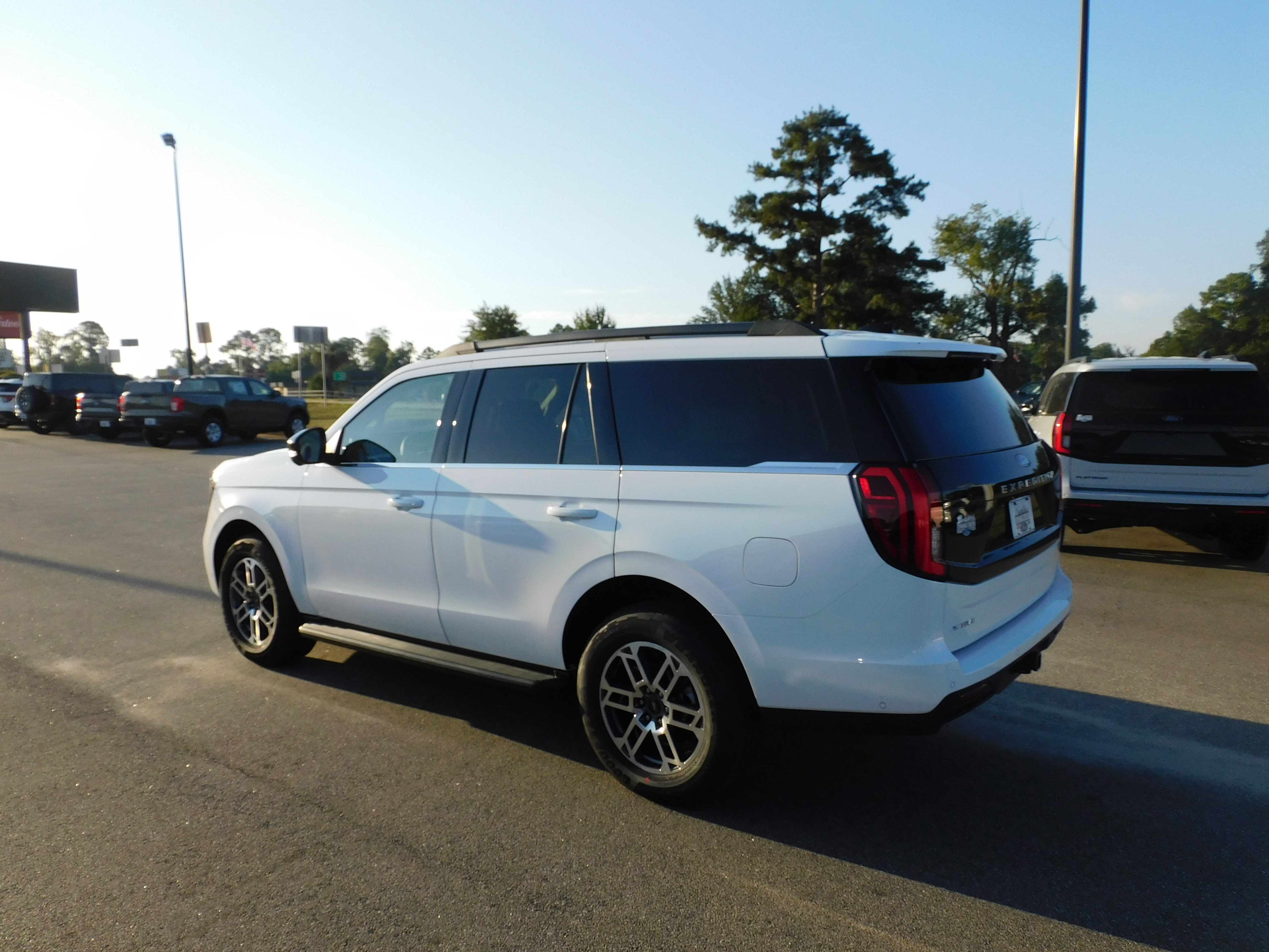 New 2025 Ford Expedition Active image 8