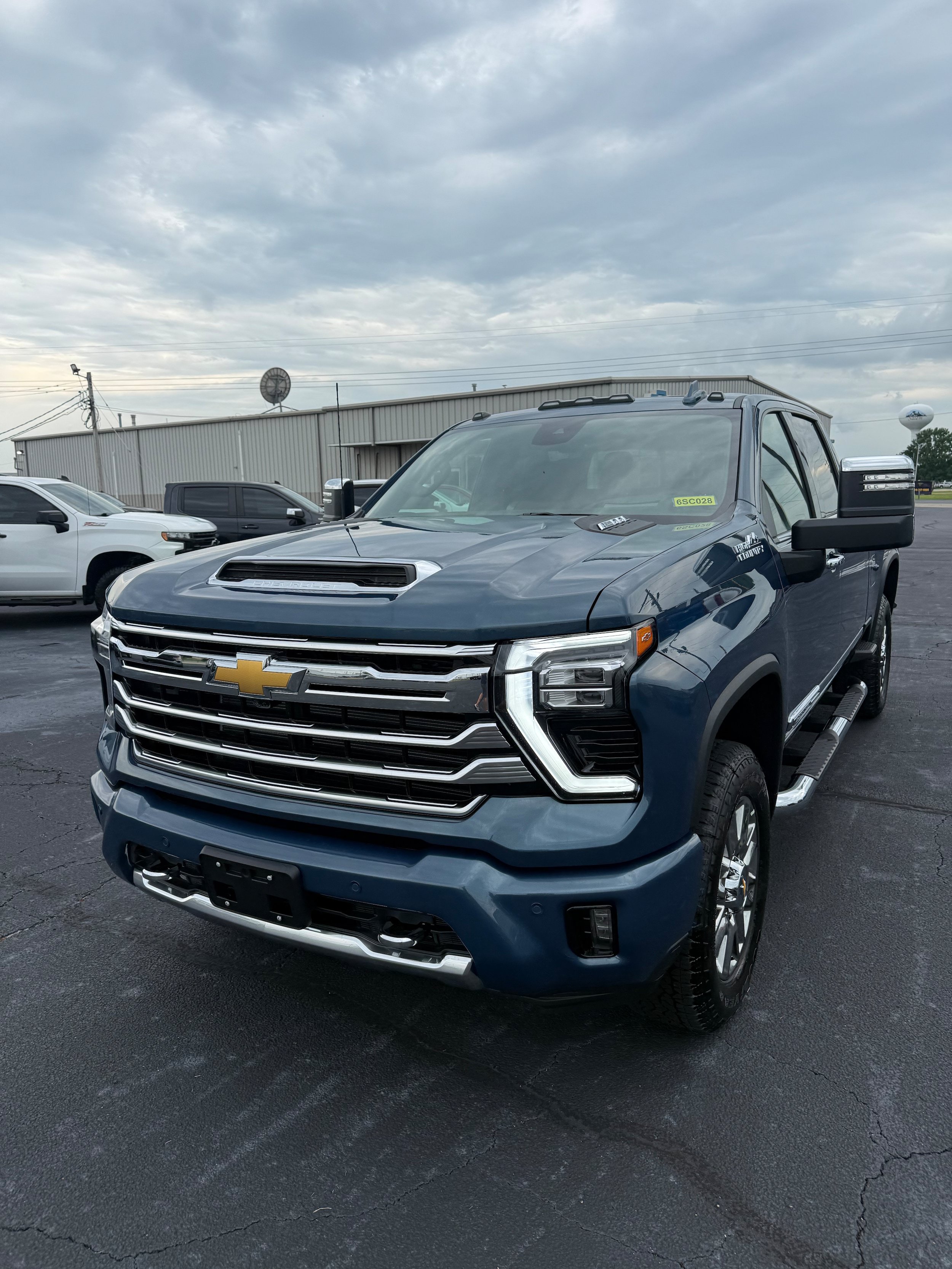 New 2026 Chevrolet Silverado 3500 High Country w/ High Country Premium Package AWD/4WD image 3