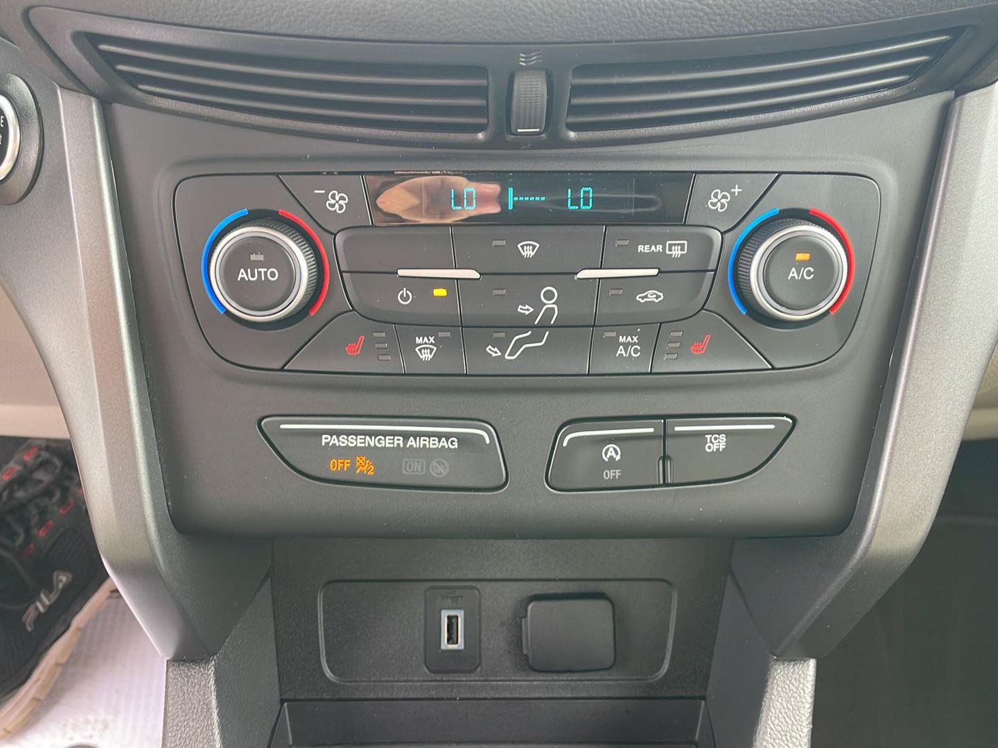 Used 2019 Ford Escape SEL FWD image 21