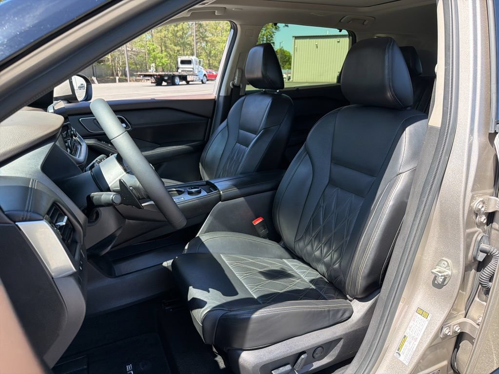 Certified 2023 Nissan Rogue Platinum w/ Platinum Premium Package AWD/4WD image 19