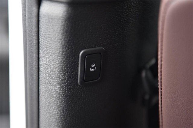 New 2025 Volkswagen ID. Buzz Pro S image 23