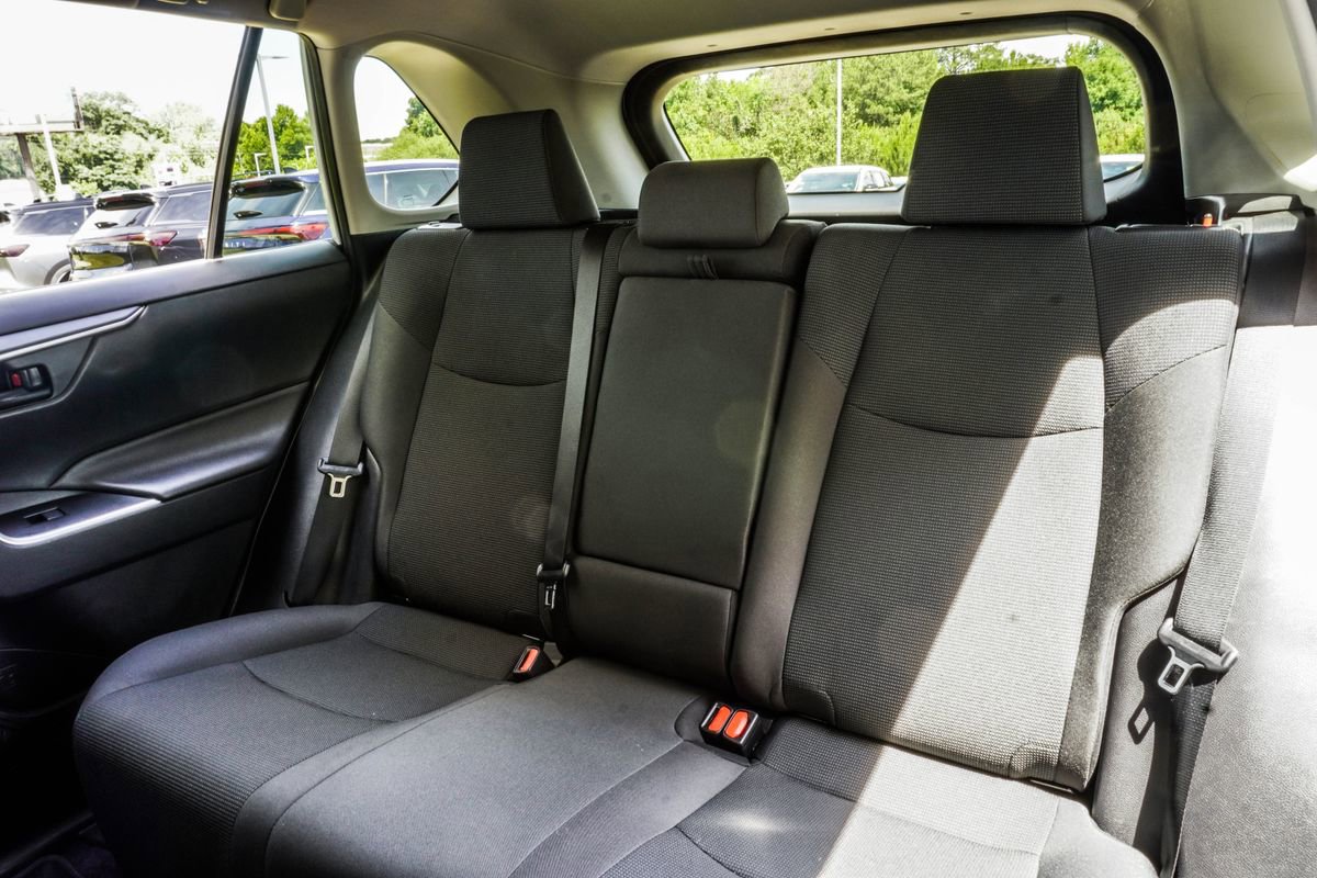 Used 2019 Toyota RAV4 LE FWD image 33