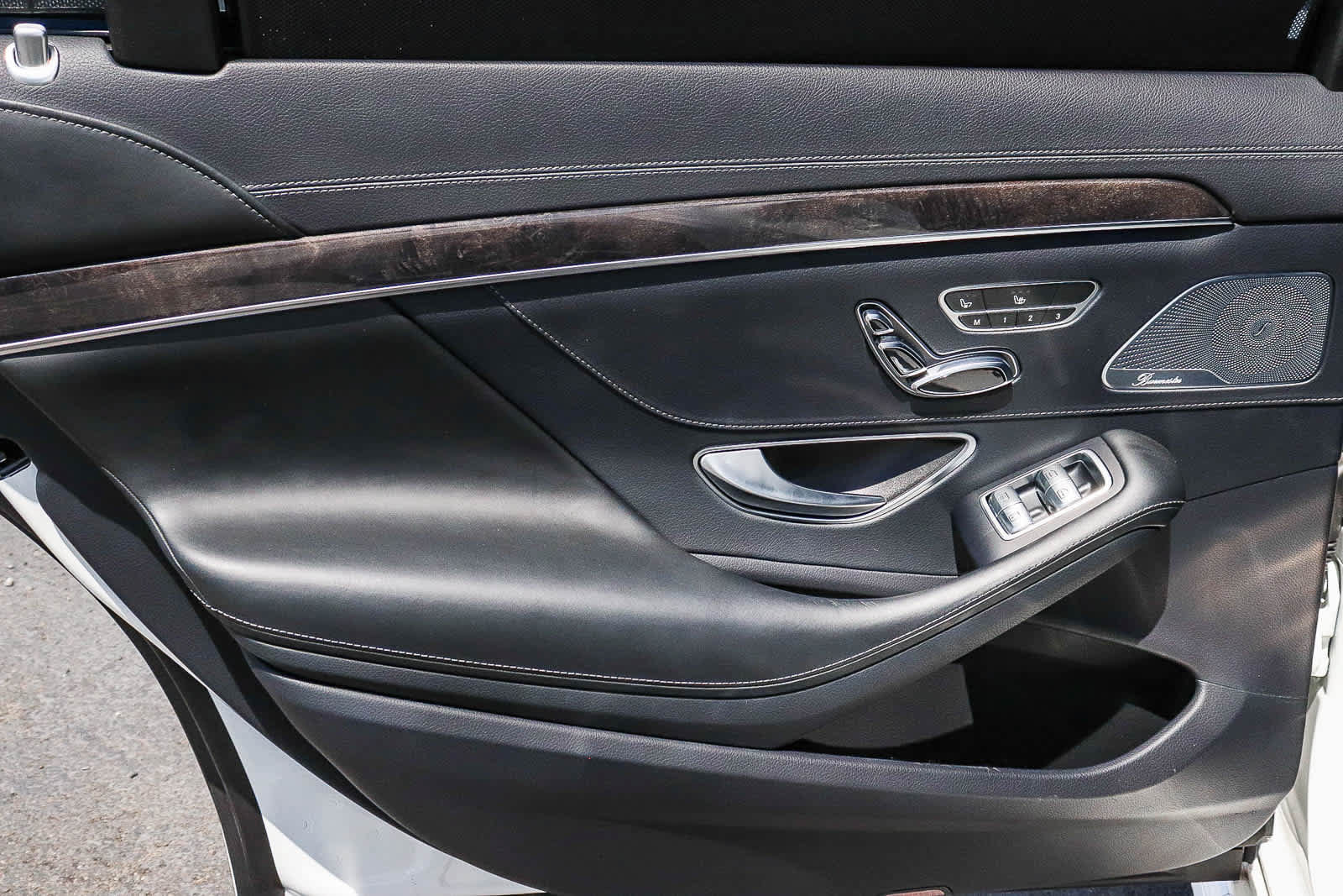 Used 2019 Mercedes-Benz S 560 Sedan image 28