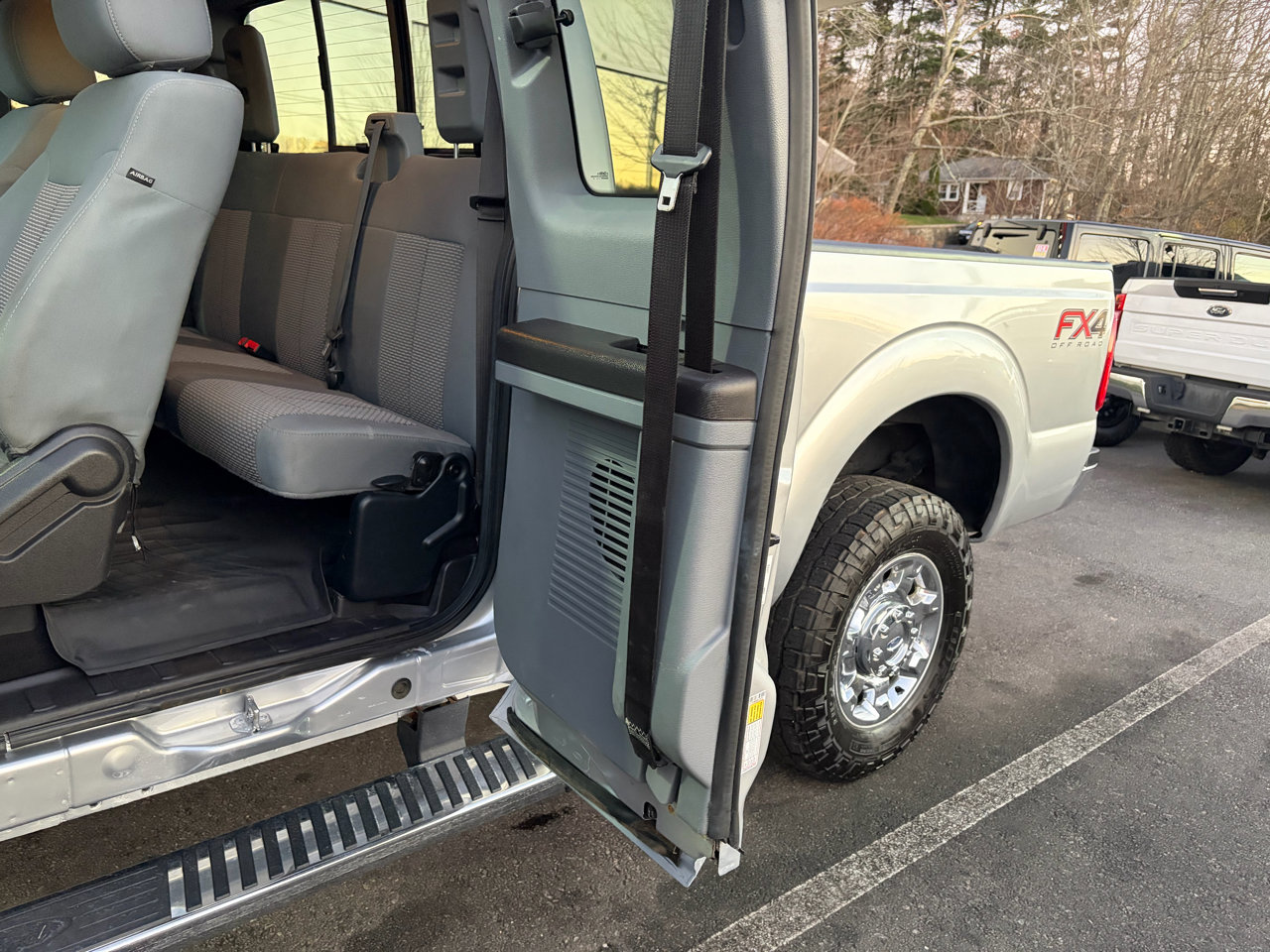 Used 2016 Ford F250 XLT w/ XLT Premium Package image 30
