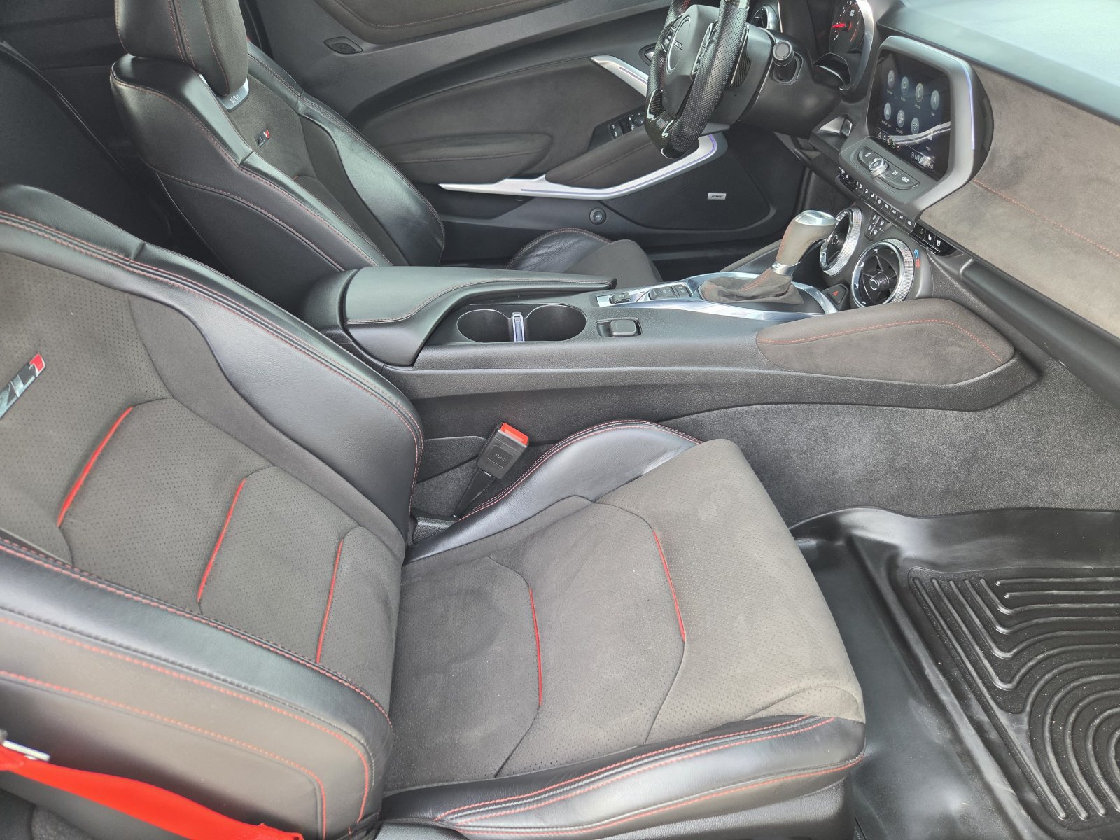 Used 2020 Chevrolet Camaro ZL1 RWD image 14