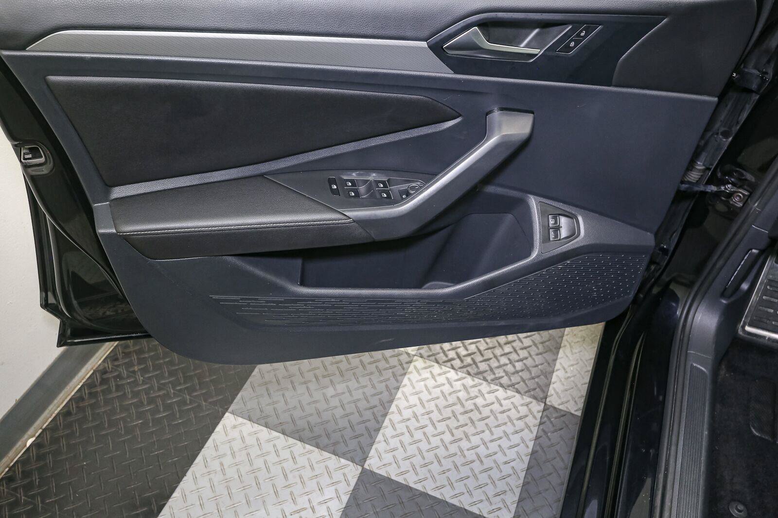 Certified 2023 Volkswagen Jetta Sport FWD image 37