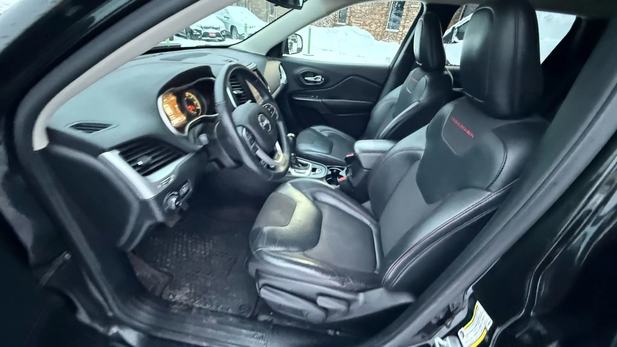 Used 2016 Jeep Cherokee Trailhawk image 14