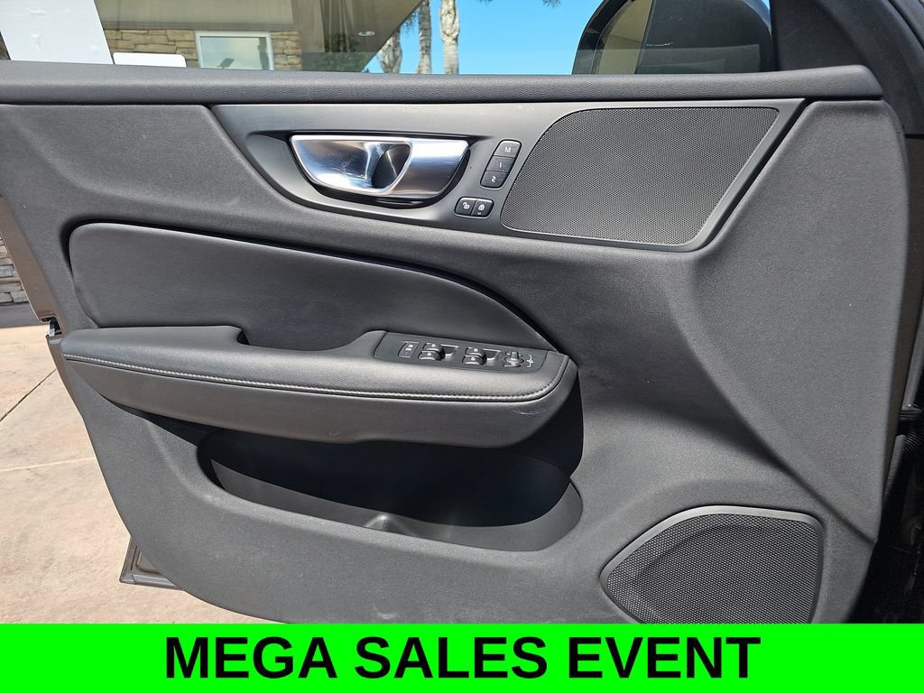 Used 2025 Volvo V60 B5 Cross Country Plus AWD/4WD image 28
