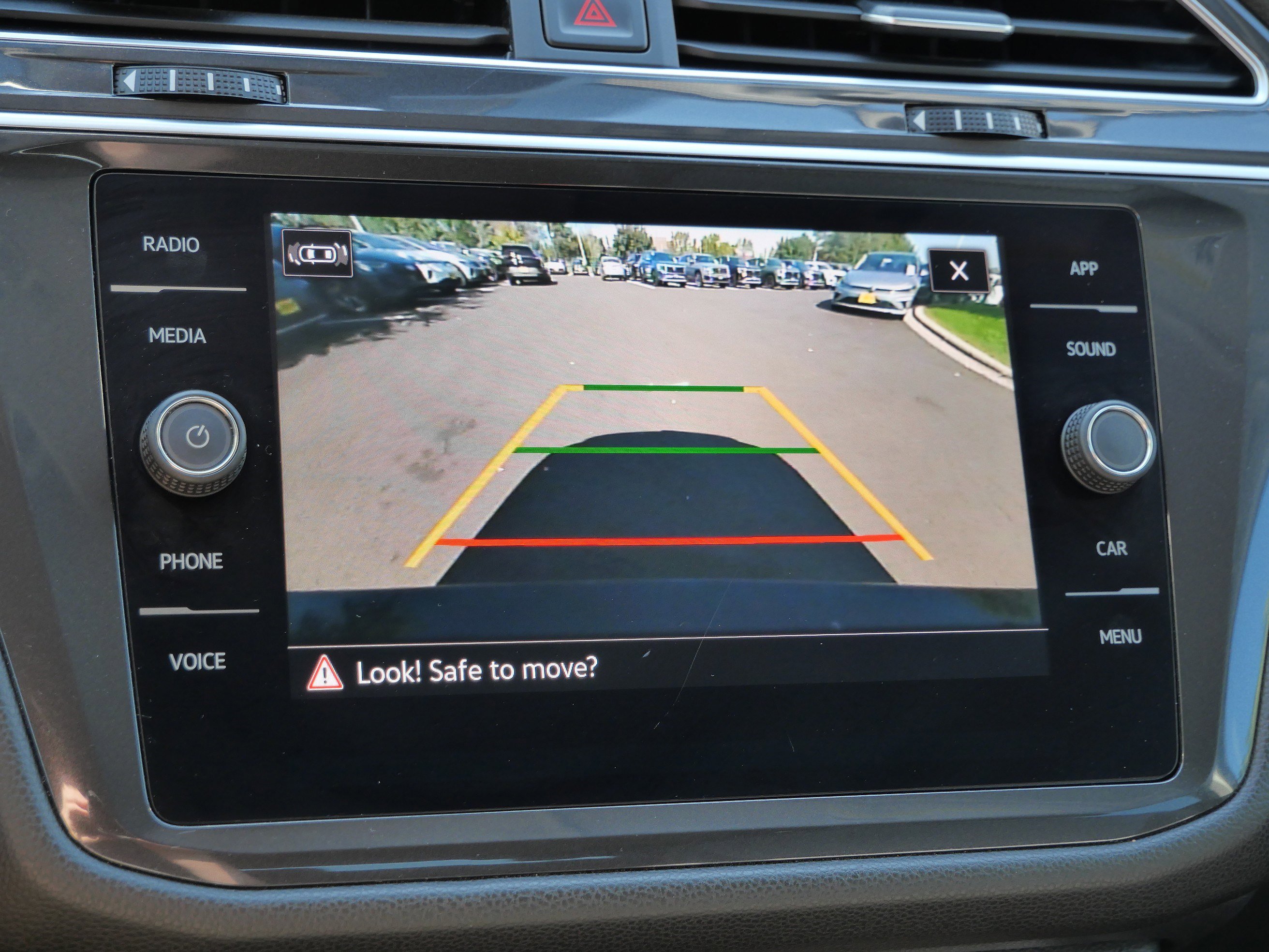 Certified 2024 Volkswagen Tiguan SE image 35