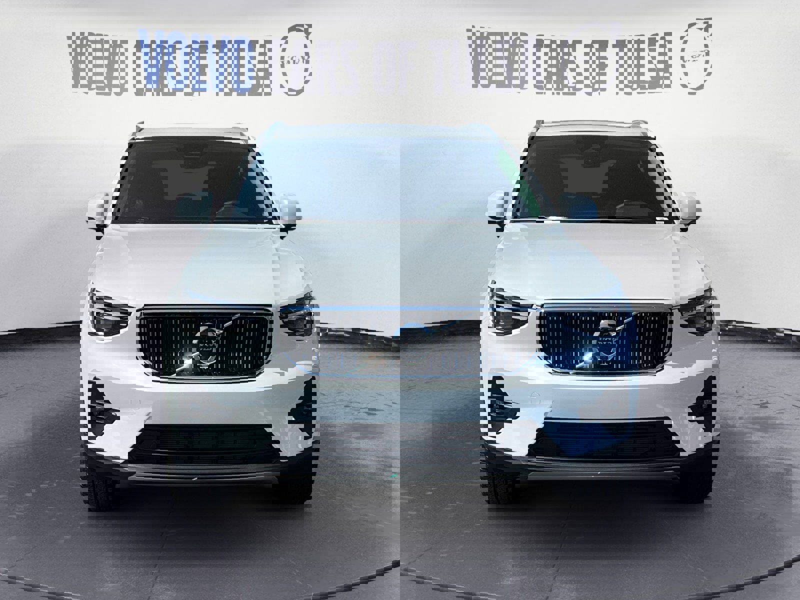 Used 2025 Volvo XC40 B5 Plus w/ Protection Package Premier image 8