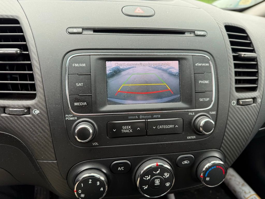 Used 2015 Kia Forte EX w/ UVO Package W/17" Alloys image 10