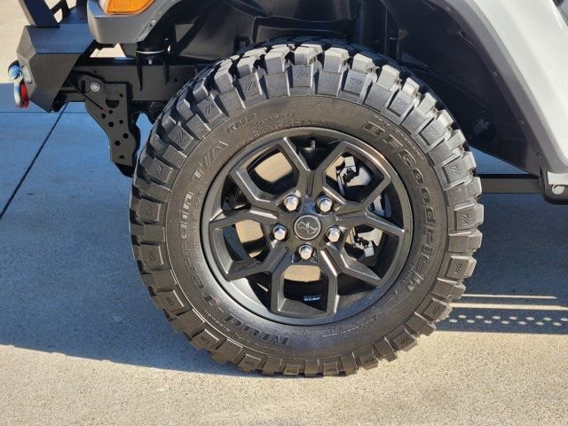 Used 2025 Jeep Gladiator Sport image 17