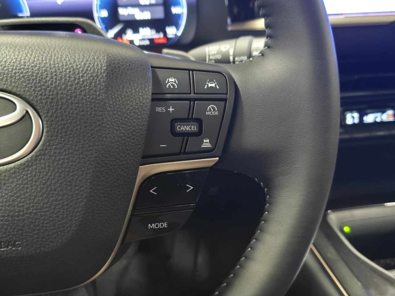 New 2025 Toyota Crown Signia image 34