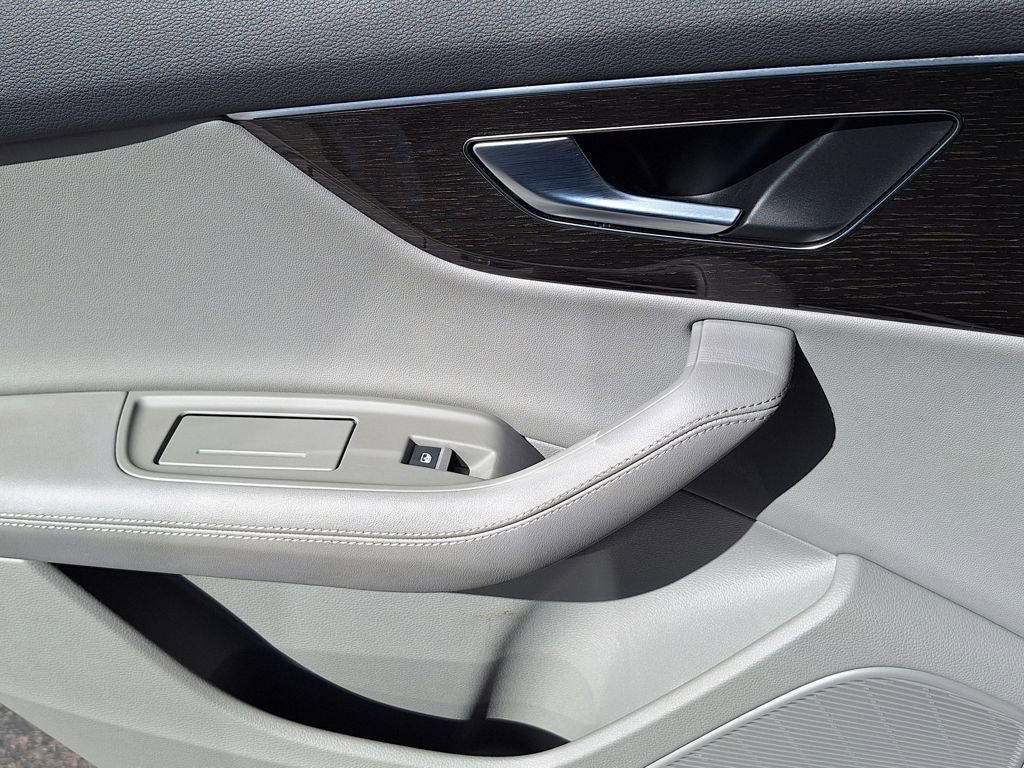 Used 2024 Audi Q7 3.0T Premium Plus image 14