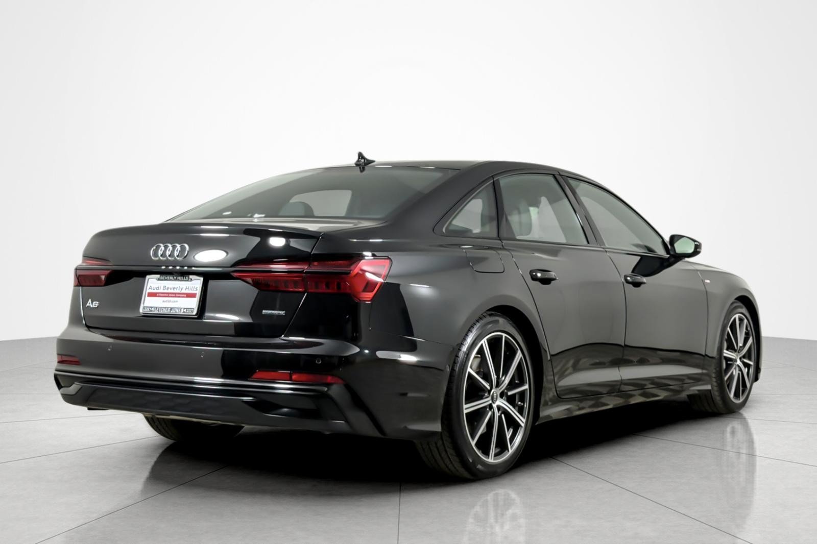 Used 2025 Audi A6 Premium Plus w/ Premium Plus Package AWD/4WD image 5