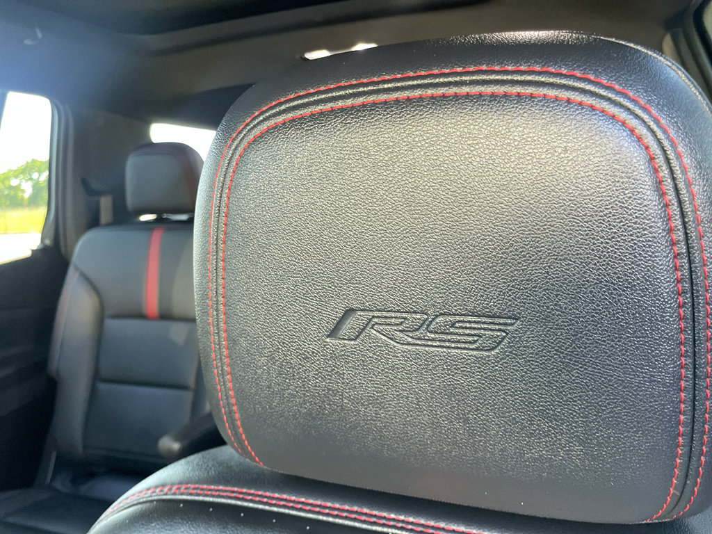 Used 2024 Chevrolet Traverse RS image 38