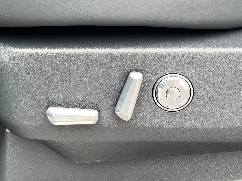 New 2026 Lincoln Navigator L Reserve AWD/4WD image 12