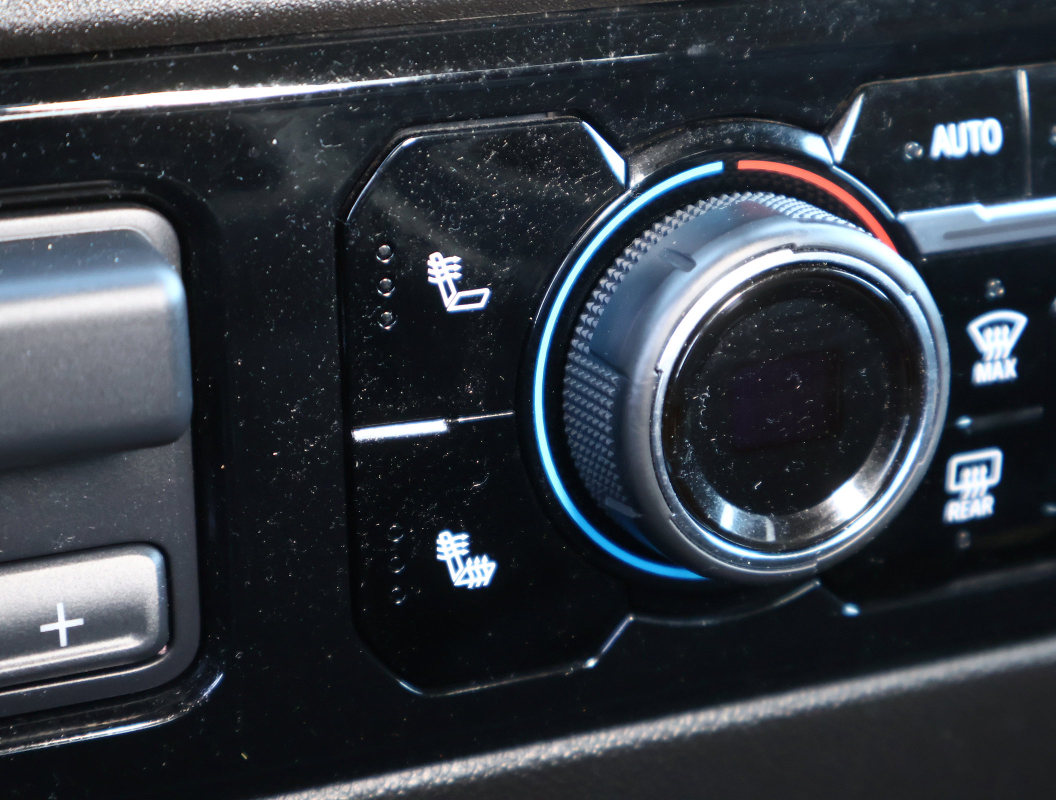 Used 2025 Chevrolet Silverado 1500 LT image 5