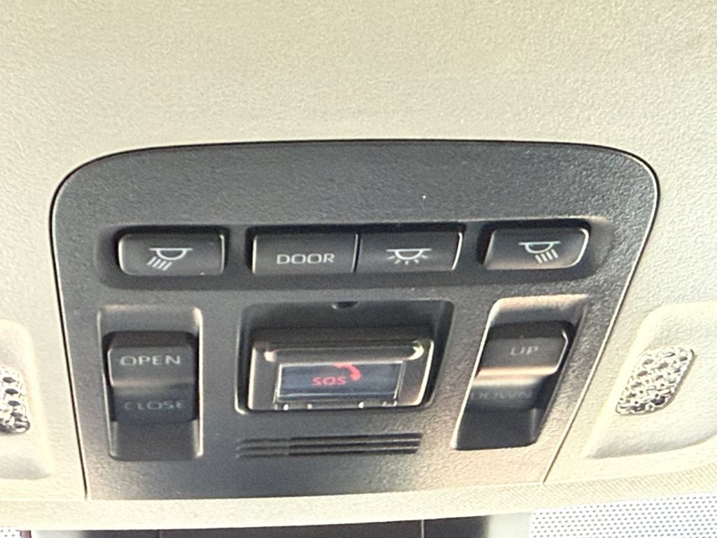 Used 2023 Toyota Camry SE w/ Cold Weather Package FWD image 17