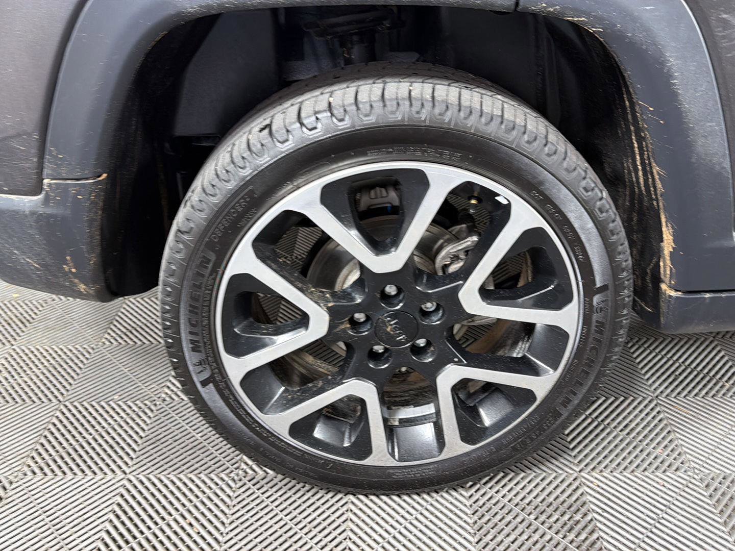 Used 2019 Jeep Compass Limited w/ Advanced Safety Group AWD/4WD image 18