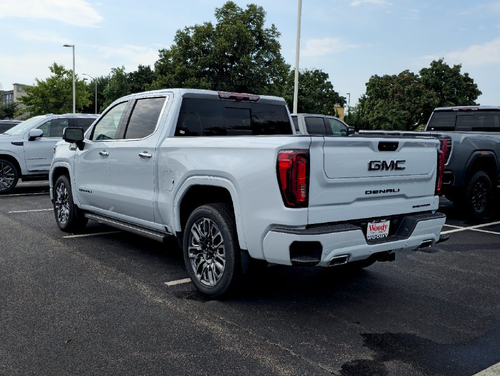 New 2026 GMC Sierra 1500 Denali Ultimate w/ LPO, Black Badging Package AWD/4WD image 10