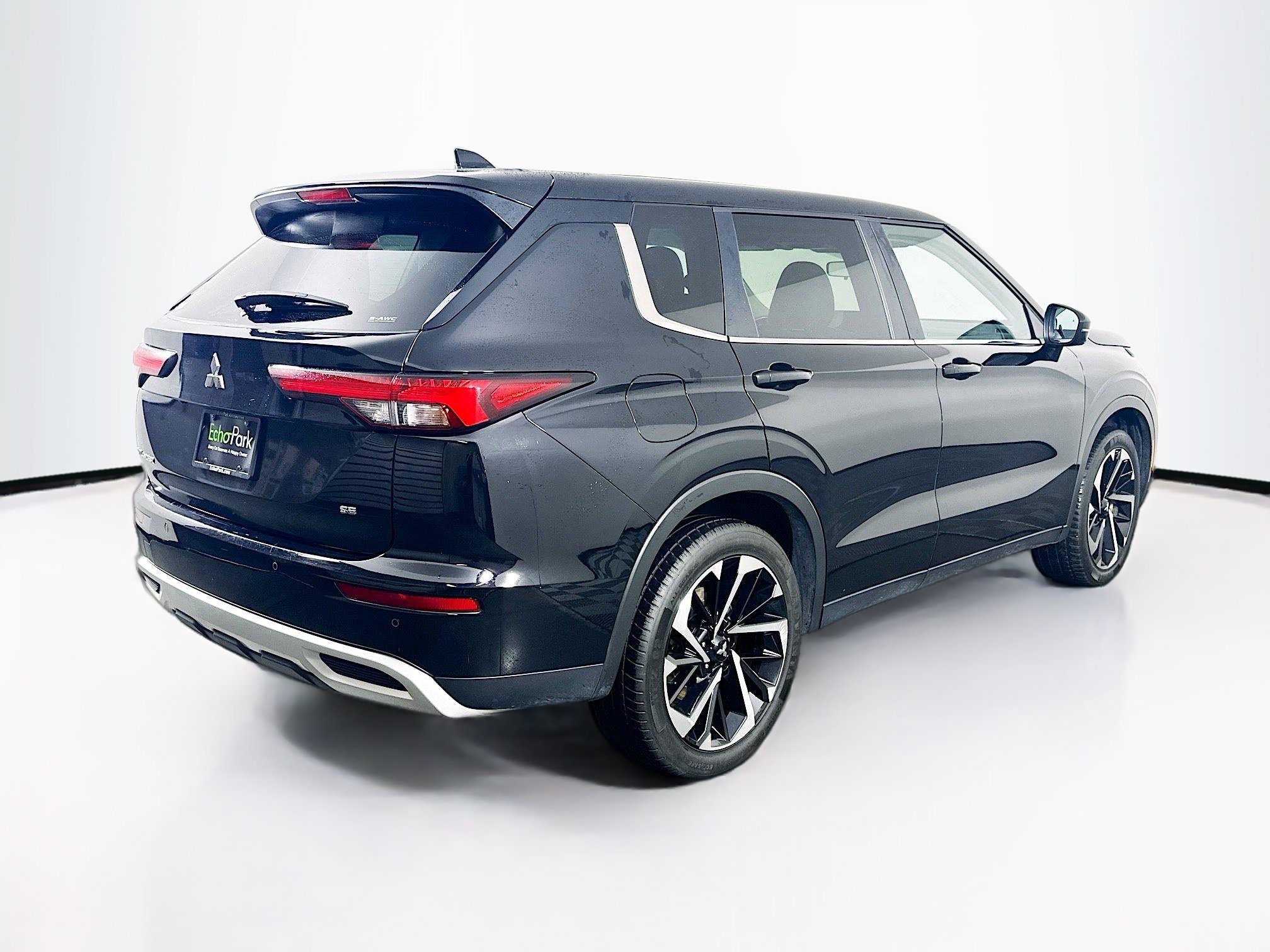 Used 2024 Mitsubishi Outlander SE AWD/4WD image 9