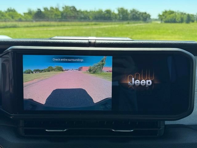 Used 2024 Jeep Gladiator Sport AWD/4WD image 15