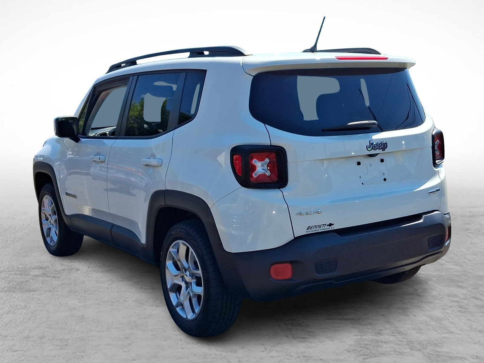 Used 2015 Jeep Renegade Latitude AWD/4WD image 4