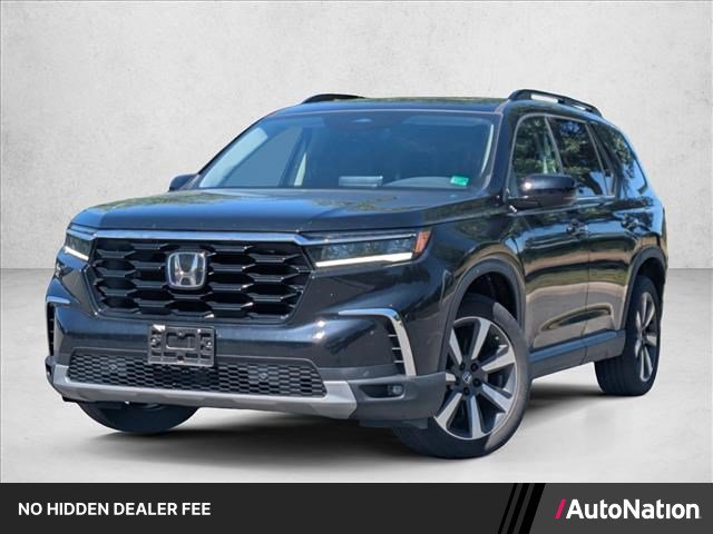 Used 2023 Honda Pilot Touring image 1