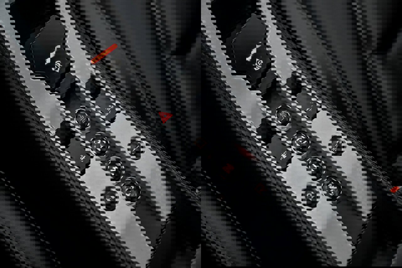 Used 2015 McLaren 650S Spider image 37