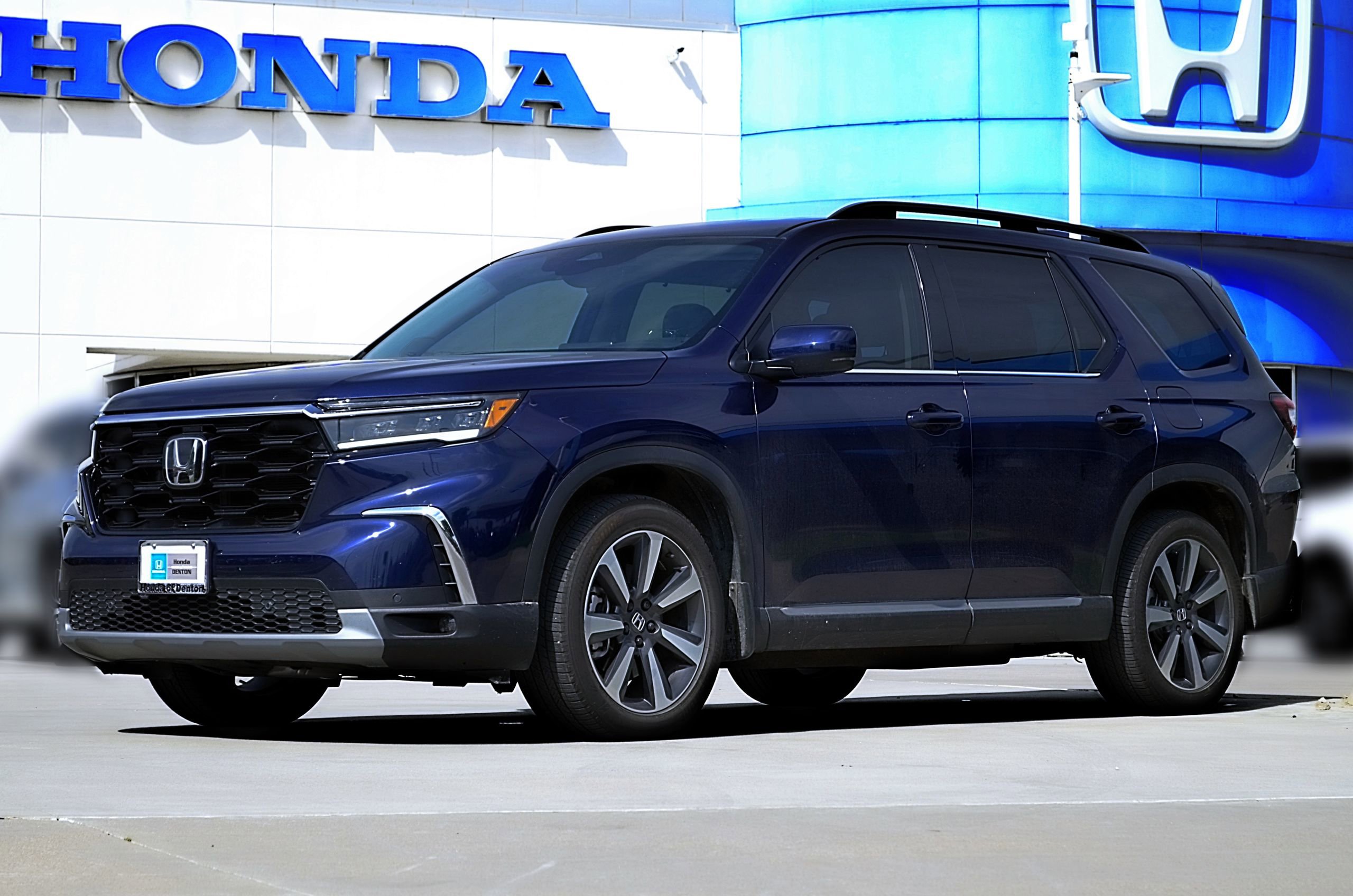 Used 2025 Honda Pilot Touring