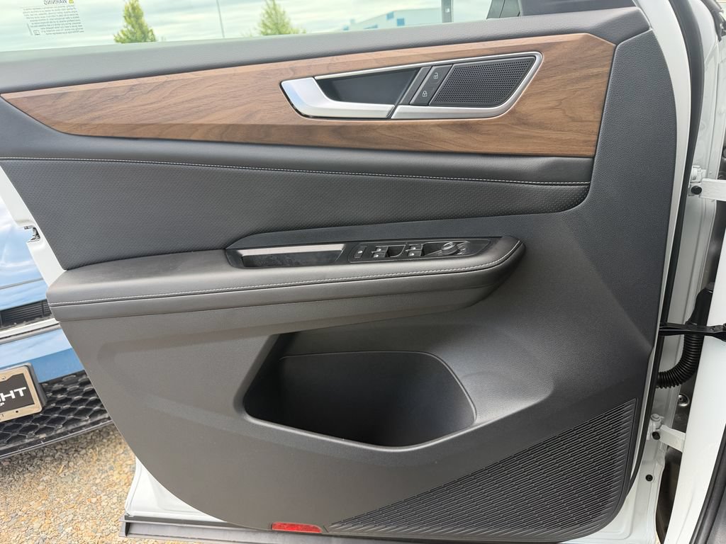 New 2026 Volkswagen Atlas SE FWD image 13