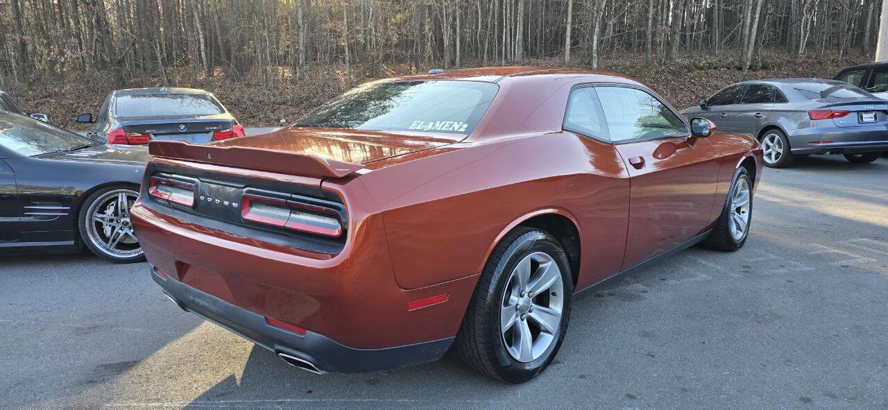 Used 2021 Dodge Challenger SXT image 5