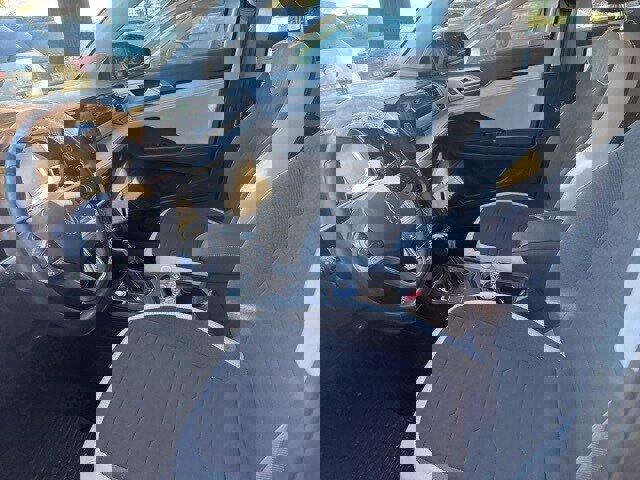 Used 2025 Volkswagen Taos SE image 14